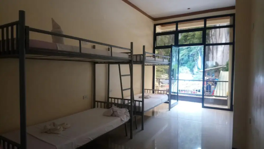 Queen Elena Hotel - Hostel
