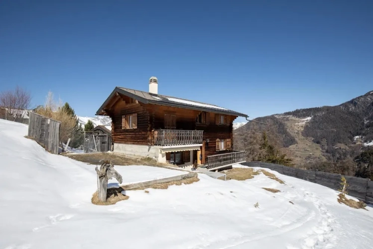 5 Bedrooms Chalet with balcony