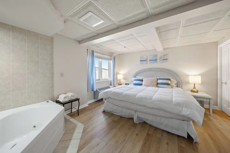 2 Bedrooms Suite with balcony