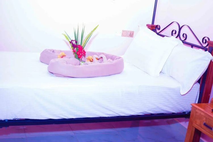 La'Tonna Safari Hotel