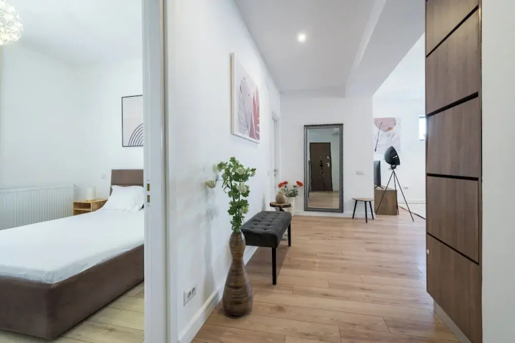 Uphome Suites