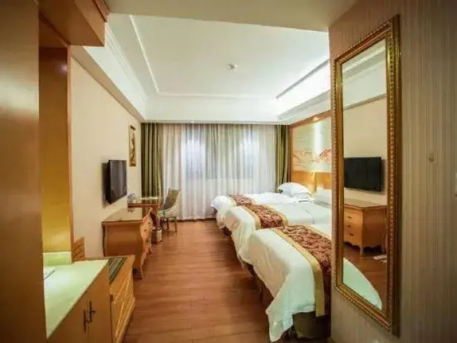Lakeside Hotel (Sihui Dawang Park)