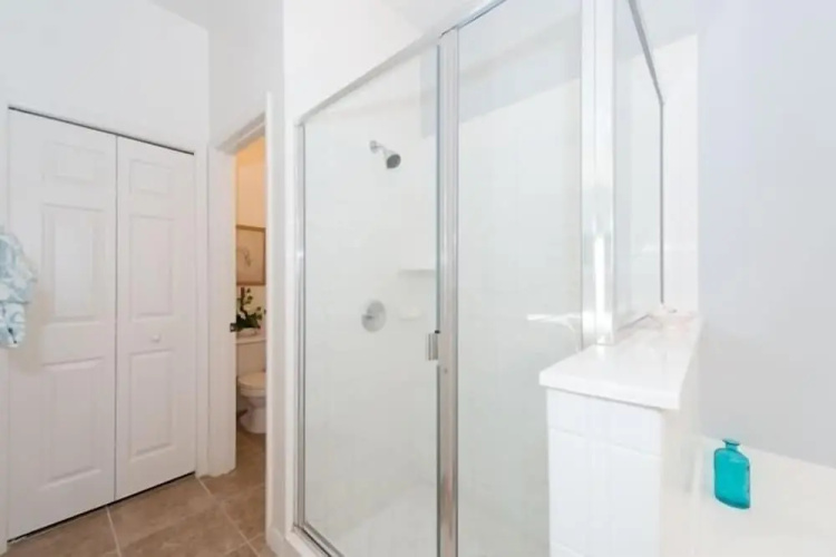 Ov3252 - Hampton Lakes - 5 Bed 4 Baths Villa