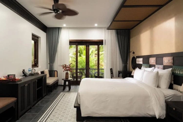 Premier Double room with balcony and with garden view