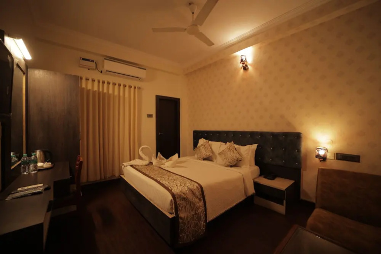 Adhava Park Inn