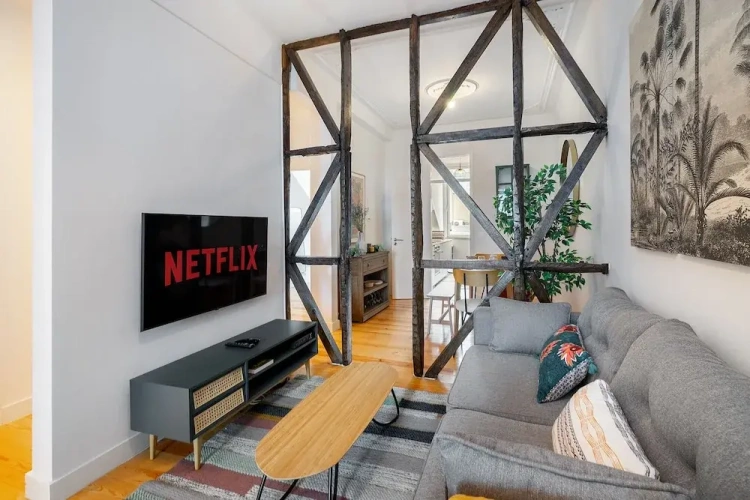 2 Bedrooms Apartment