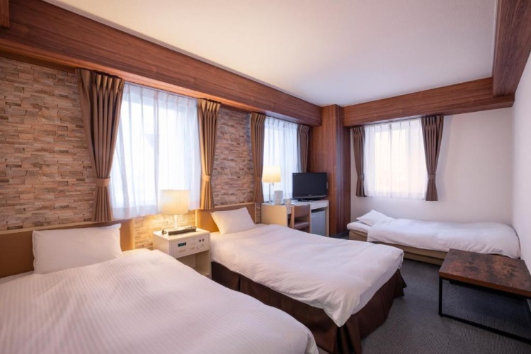 Standard Triple room