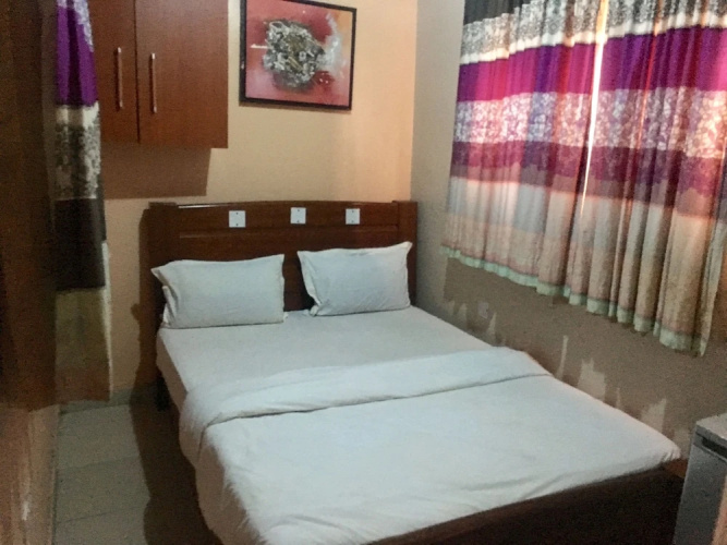 Euc Demodern Hotel And Suites