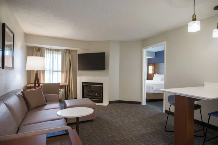 1 Bedroom Suite
