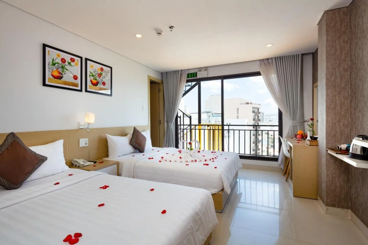 Deluxe Double room with city view