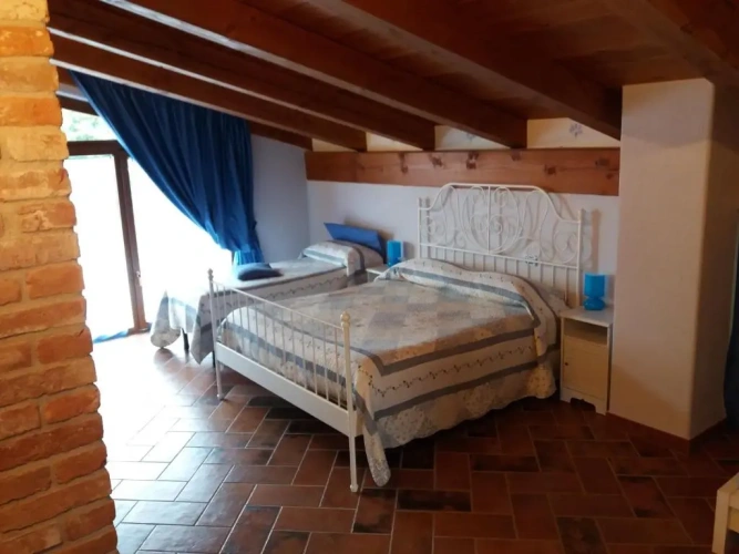 Standard Triple room