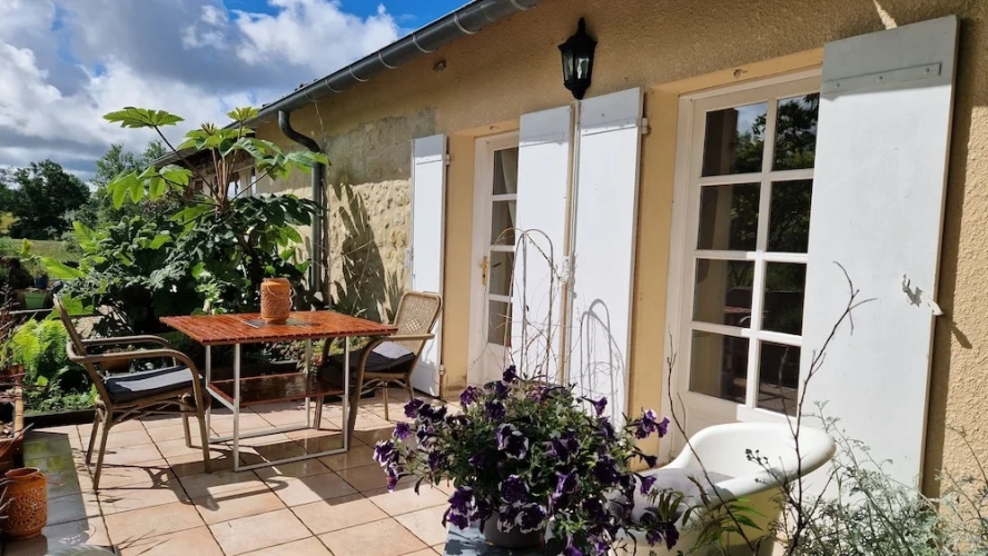 Cottage with garden view