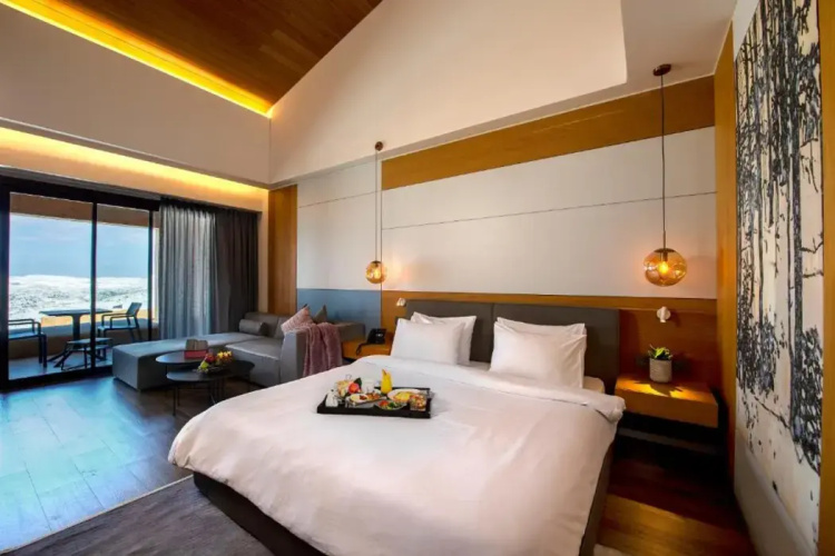 Oakridge Hotel & Spa