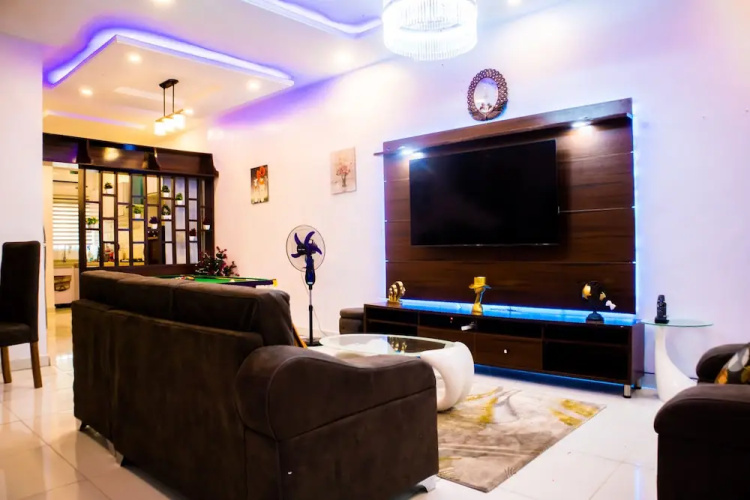 Ajah - Duplex - Sleeps 4 - Pool - Parking