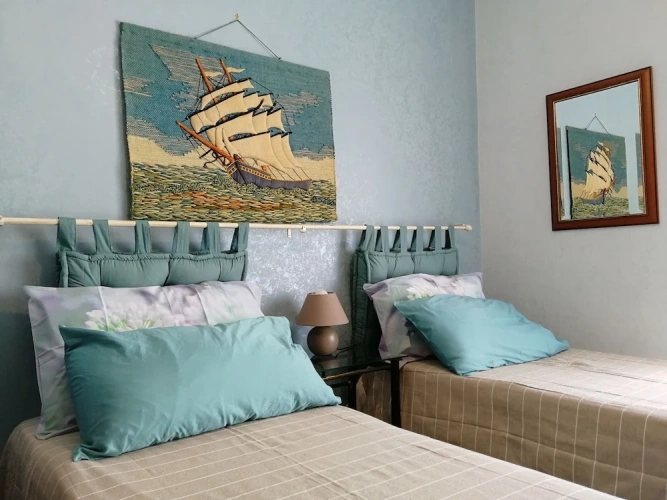 Deluxe Twin room with city view