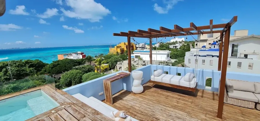 4 Bedrooms Family Villa