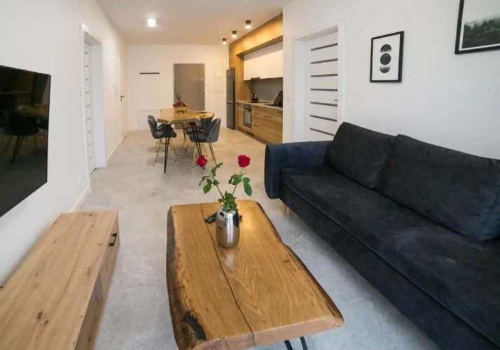 2 Bedrooms Apartment