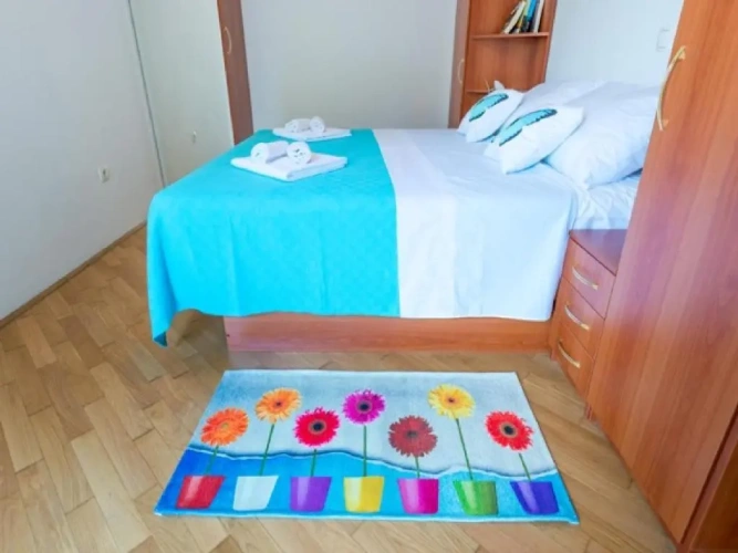 2 Bedrooms Apartment with garden view