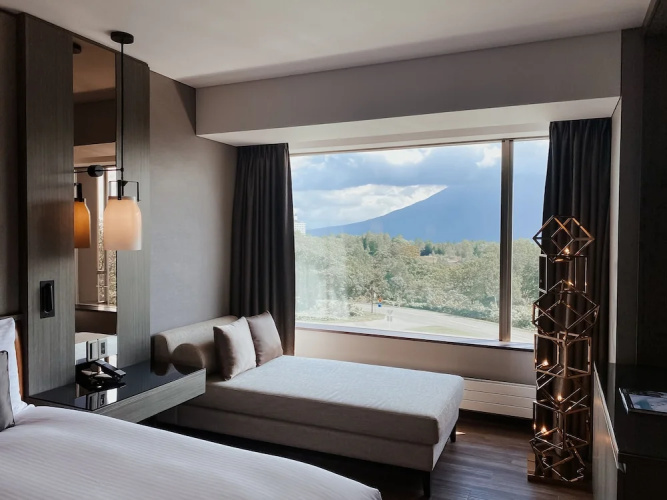 Hinode Hills Niseko Village