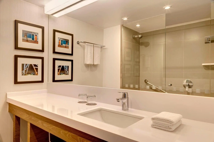 Classic Double room with city side view