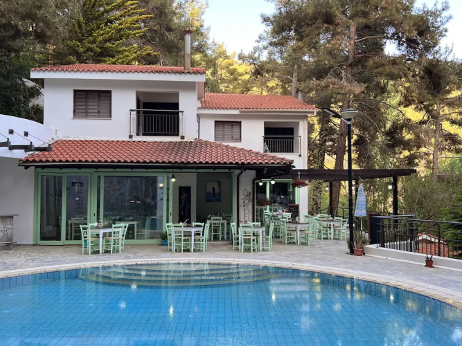 Poed Residence