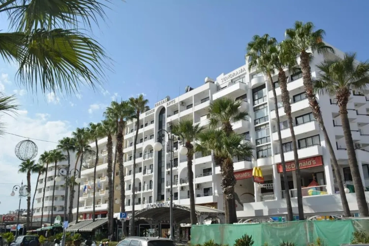 1 Bedroom Apartment with balcony
