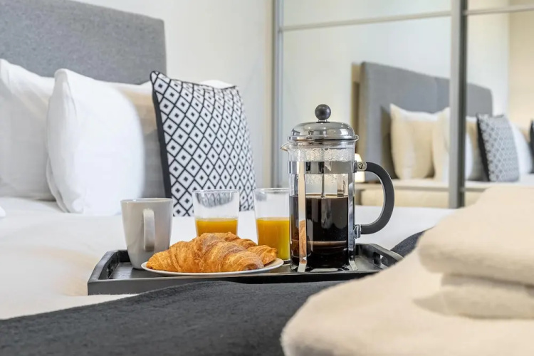 Celador Apartments - Bond House