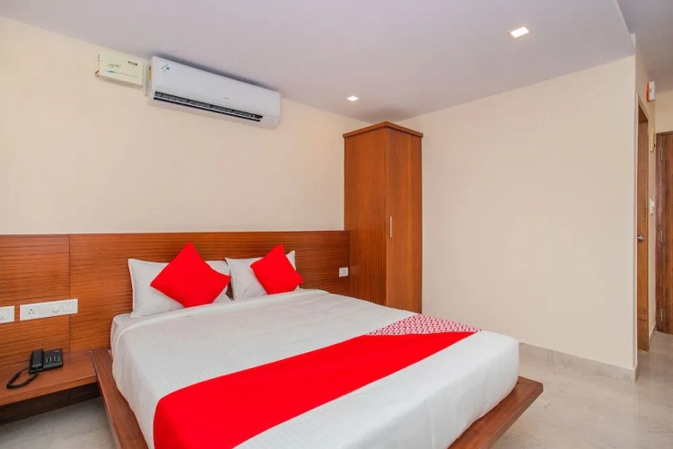 Oyo 18836 Orchid Suites