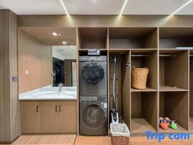 Yibin Ruijing Boutique Hotel (Sanjiangkou CBD · Changjiang Mansion Branch)