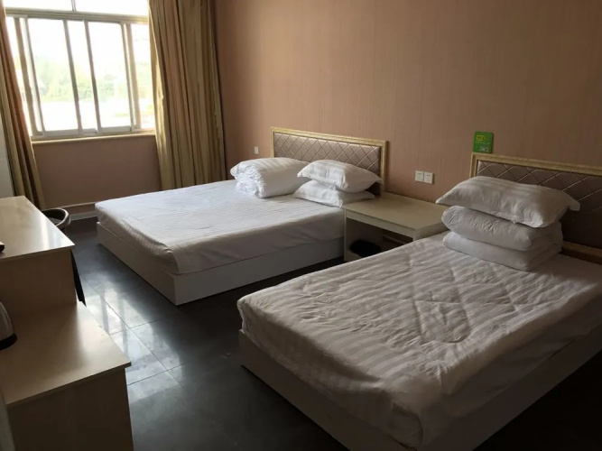 Qufu Ruihe Inn