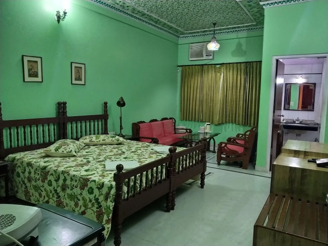 Anuraag Villa