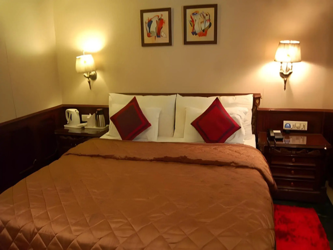 Hotel Diplomat Residency