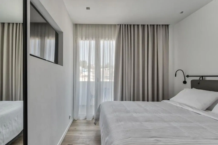Standard Double room with city view