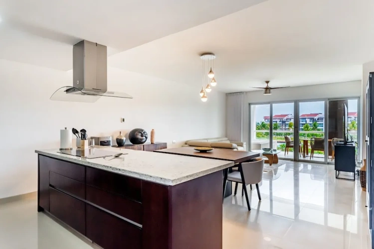2 Bedrooms Apartment