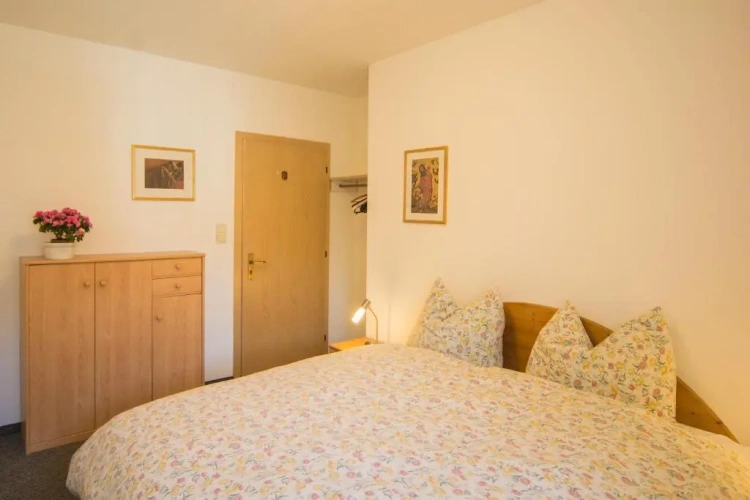 3 Bedrooms Apartment