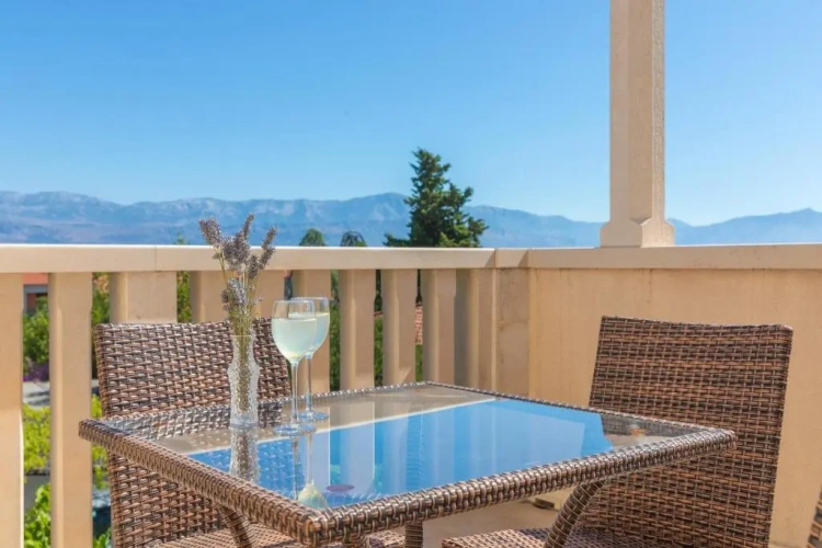1 Bedroom Apartment with balcony and with sea view