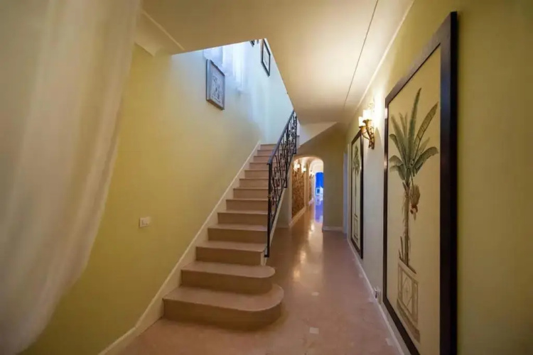 Villa LINARO