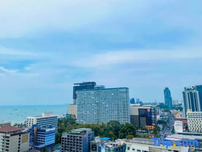 Edge Central Pattaya Condo
