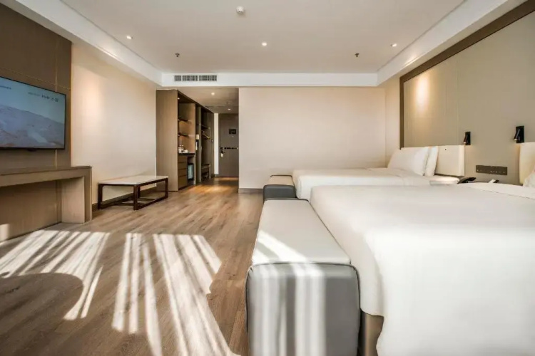 Yangjiang Jiangcheng Junyi Square Atour X Hotel