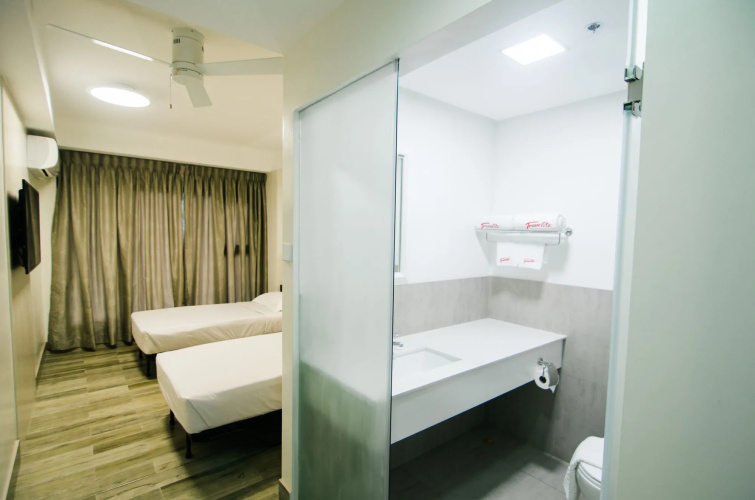 Travelite Express Hotel