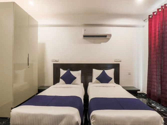 OYO 24269 Silverkey Medanta Sec 38