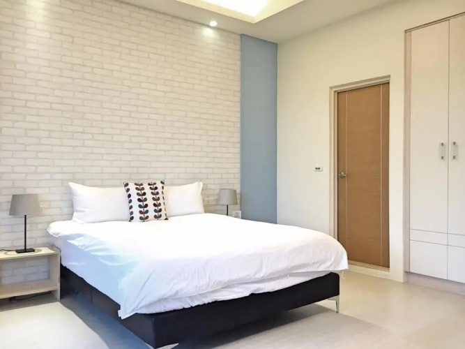 C T House