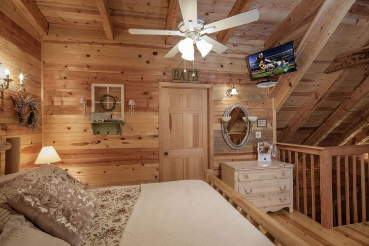 Jalyns Treehouse by Eagles Ridge Resort