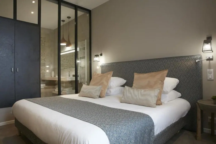 Standard Double room with view