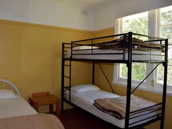 4 Bedrooms Cottage