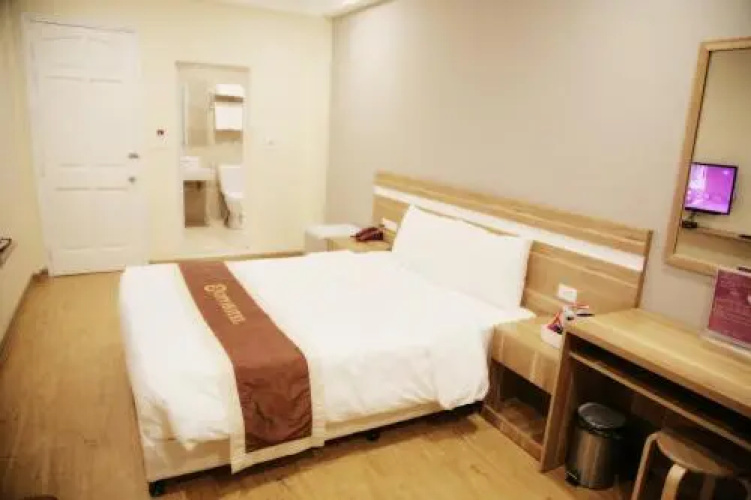 City Hotel