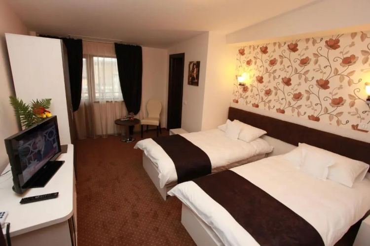 West Plaza Hotel
