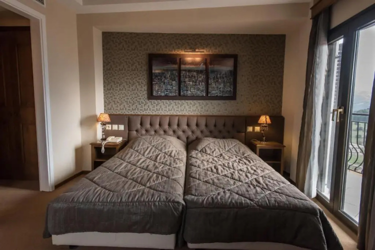 Anesis Hotel