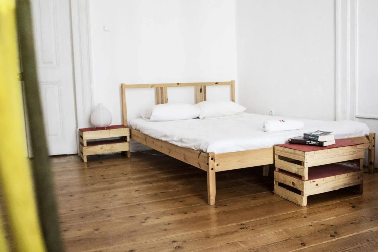 Locals Hostel & Suites