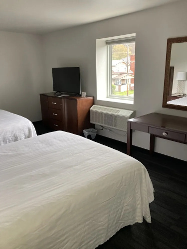 Elker Inn & Suites